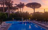 Hotel Alpha, Abendstimmung